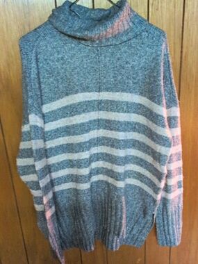 Striped Gray & Cream Scoop-Neck Sweater